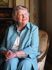 Actress Patricia Routledge